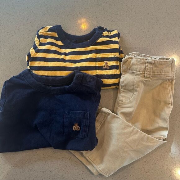 Baby Gap Bundle Set of 3 : 2 onesies (long & Short) & Khaki pants- size 6-12 M - Picture 1 of 10